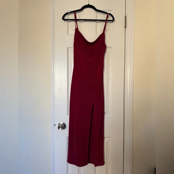 Petal & Pup Diani Burgundy Midi Dress - Picture 1 of 4